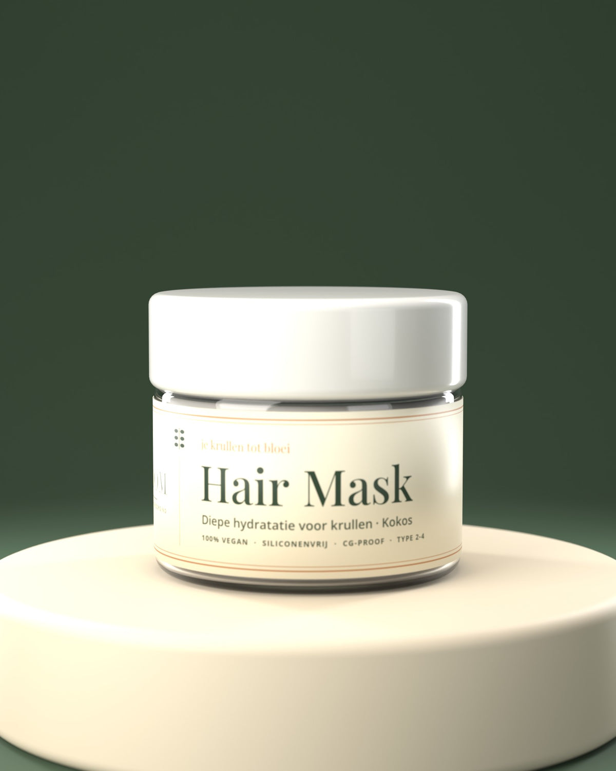 Curloom Hair Mask voor krullend haar op zandkleurige sokkel